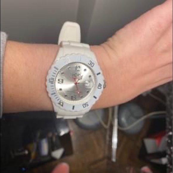 **ICE WATCH** New & never worn! - Picture 5 of 6